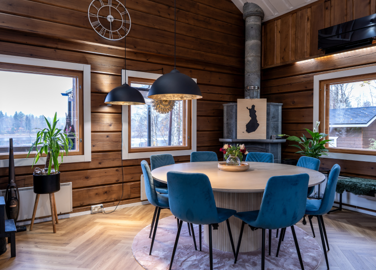 Experience authentic Lapland comfort combined with privacy, nature, and unforgettable Arctic views. Fully equipped kitchen Captains Riverside Villa